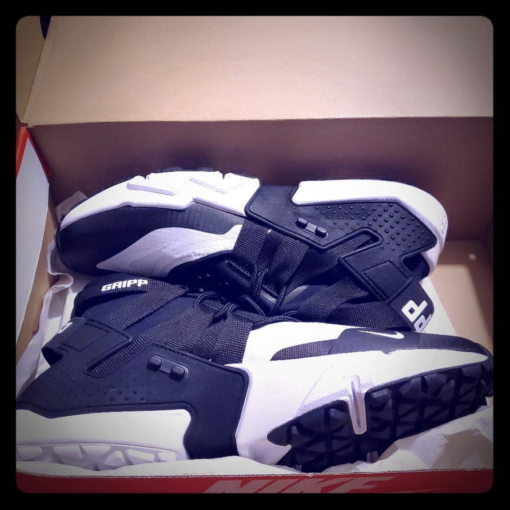 Nike air huarache gripp run zip black and white